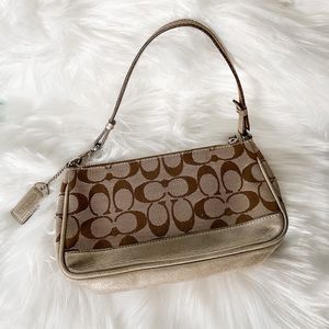 Classic coach purse